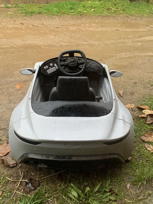 Aston martin para crianças