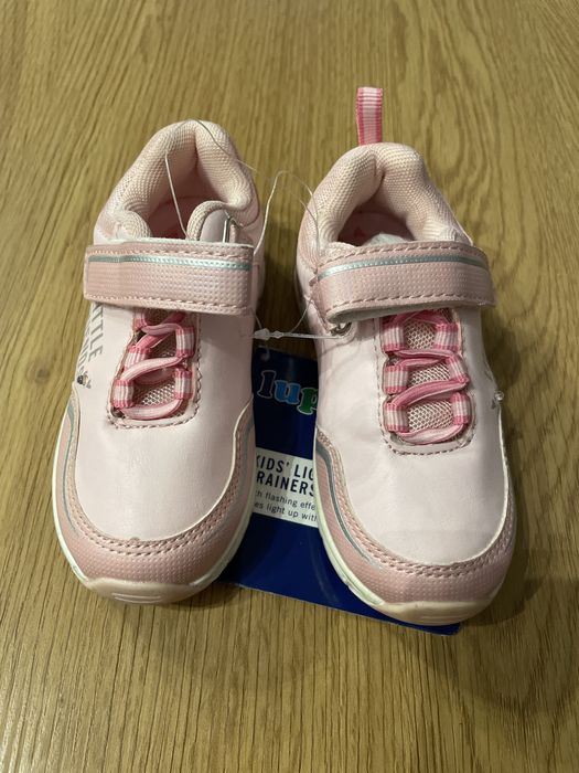 Nowe Świecące buty sportowe przy nadepnieciu lupilu 24