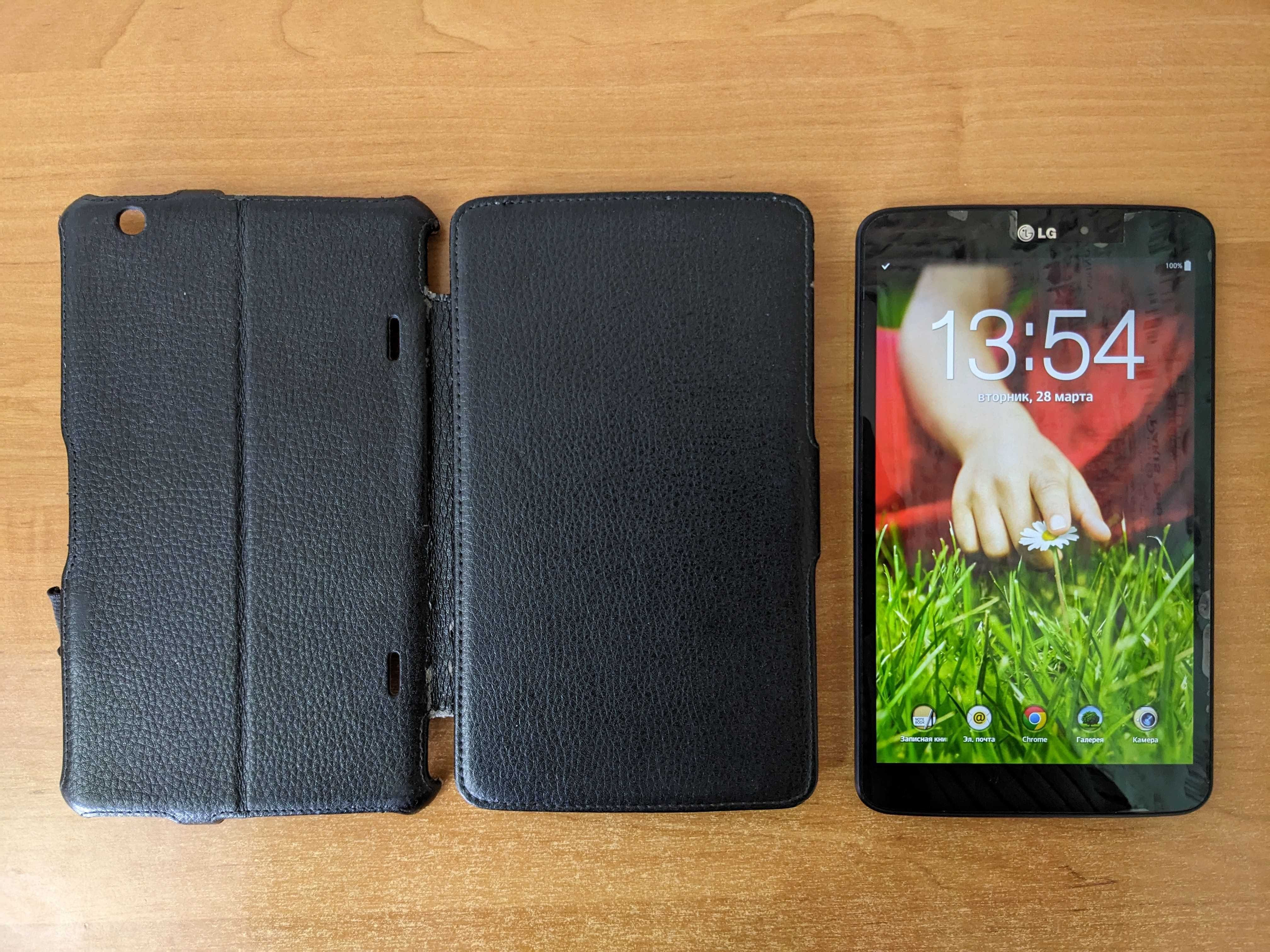 Планшет LG G Pad 8.3 V500 + чехол