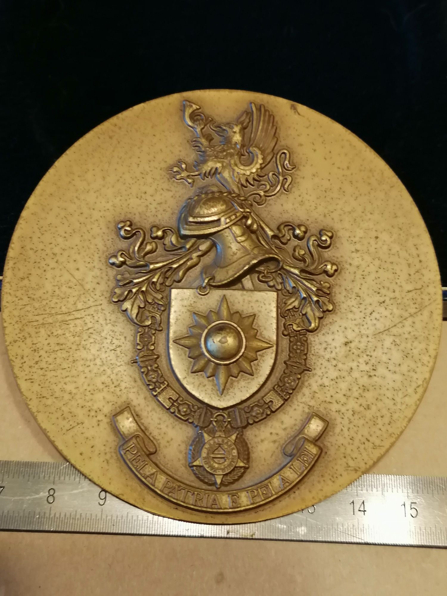 Medalhão da extinta Guarda Fiscal.