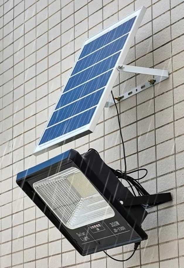 Lampa solarna z czujnikiem 200W kabel 5M 15000mAh