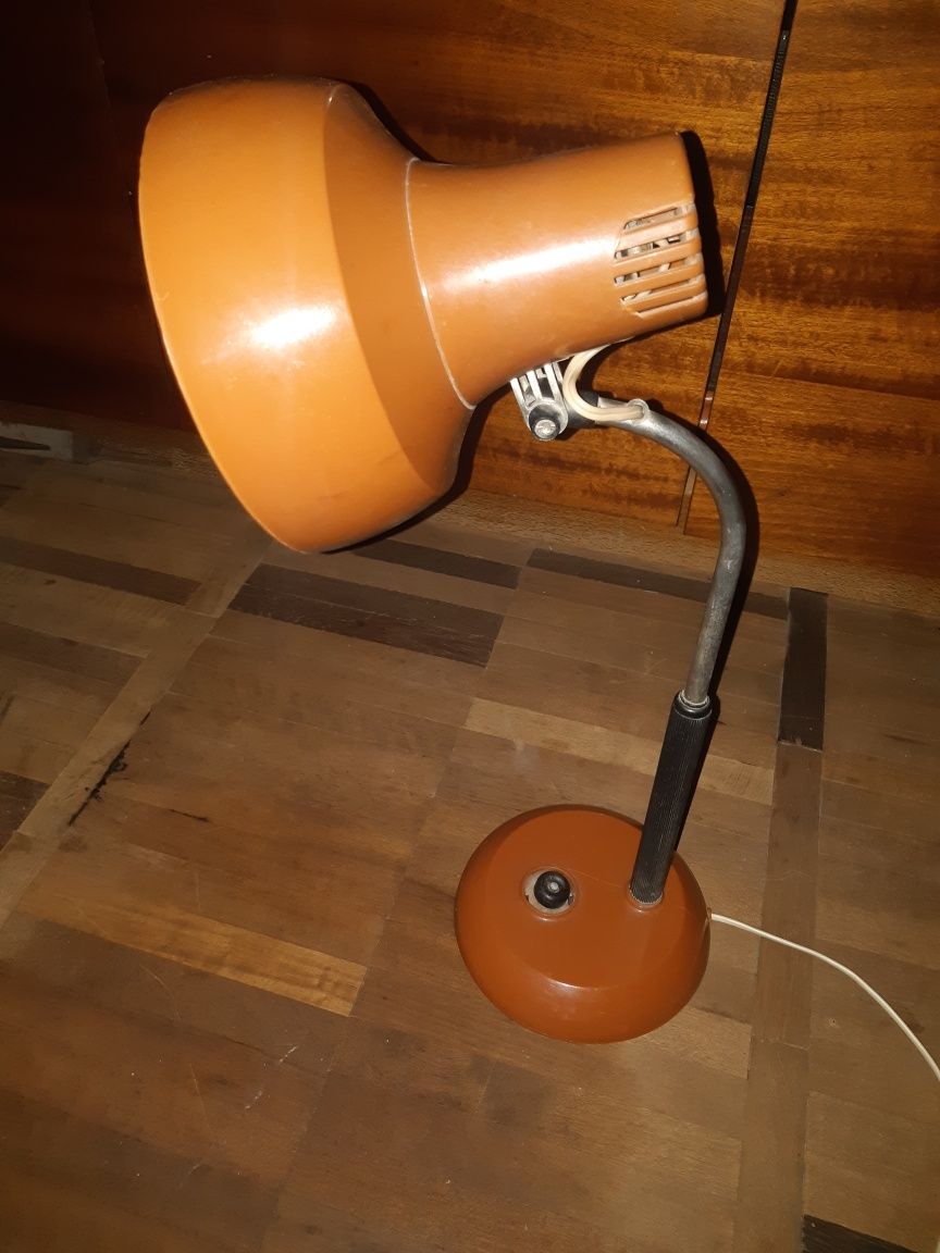 Продам настольную лампу времён СССР