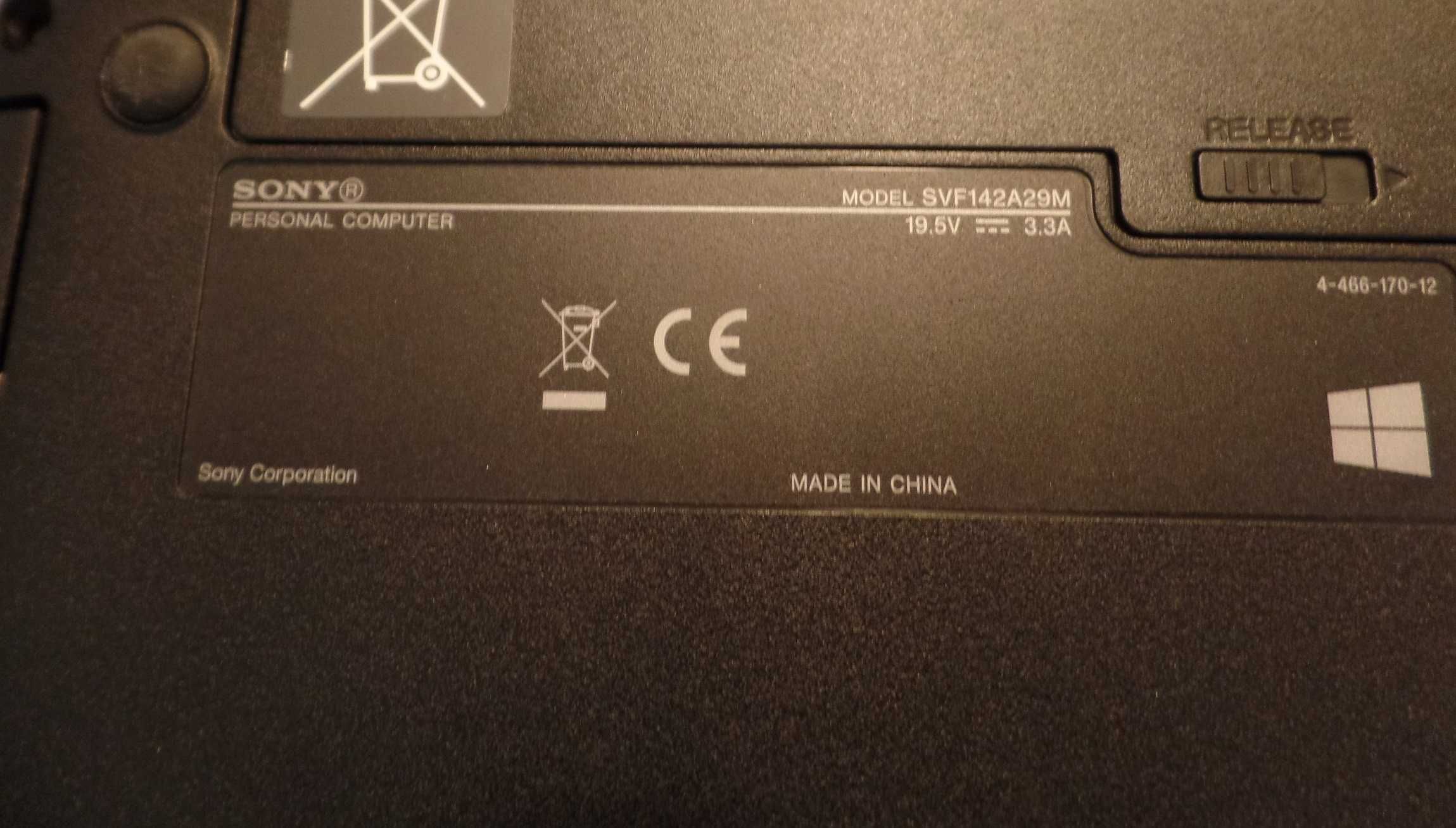 Portátil Sony Svf1421z2EB com avaria