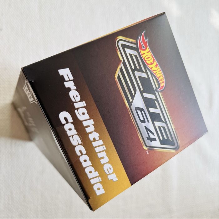 Hot Wheels Freightliner Cascadia Elite 65 RLC mattel