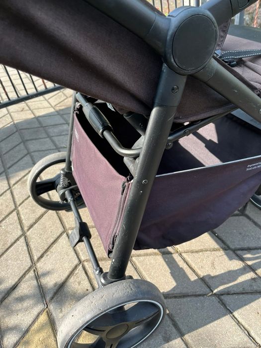 Прогулянкова коляска