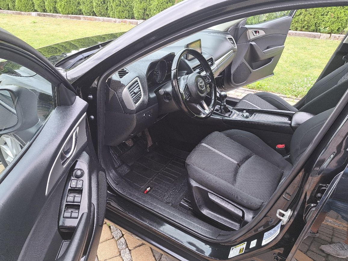 Mazda 3 2.0 B 2018 r sedan manual 6 biegów  Przebieg.114 tys