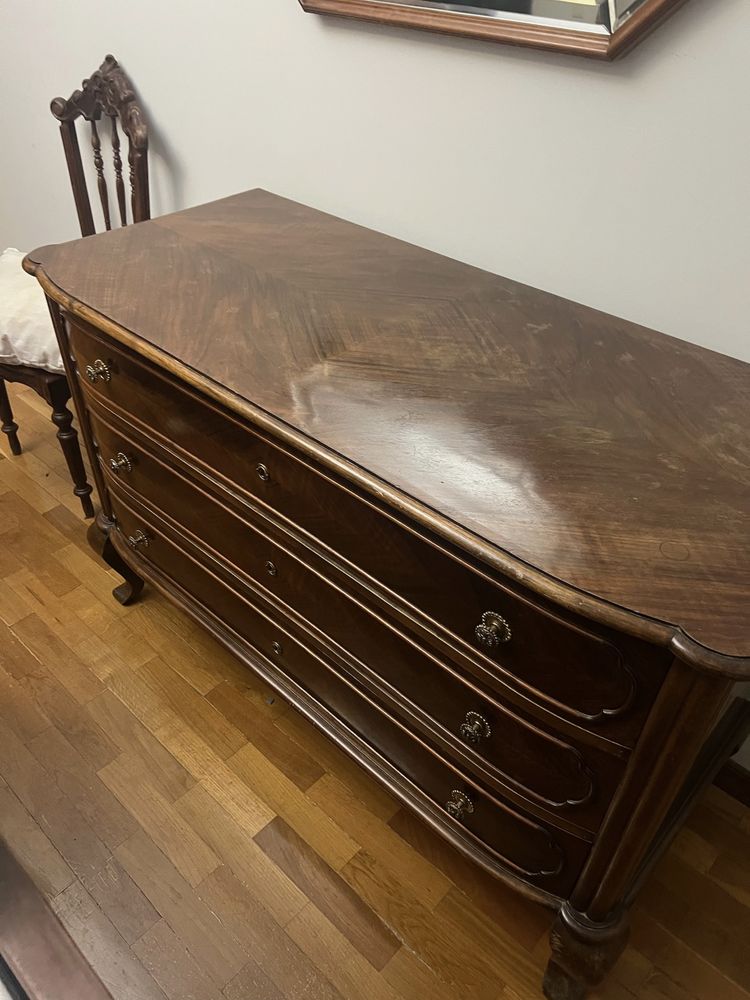 Comoda Queen Anne