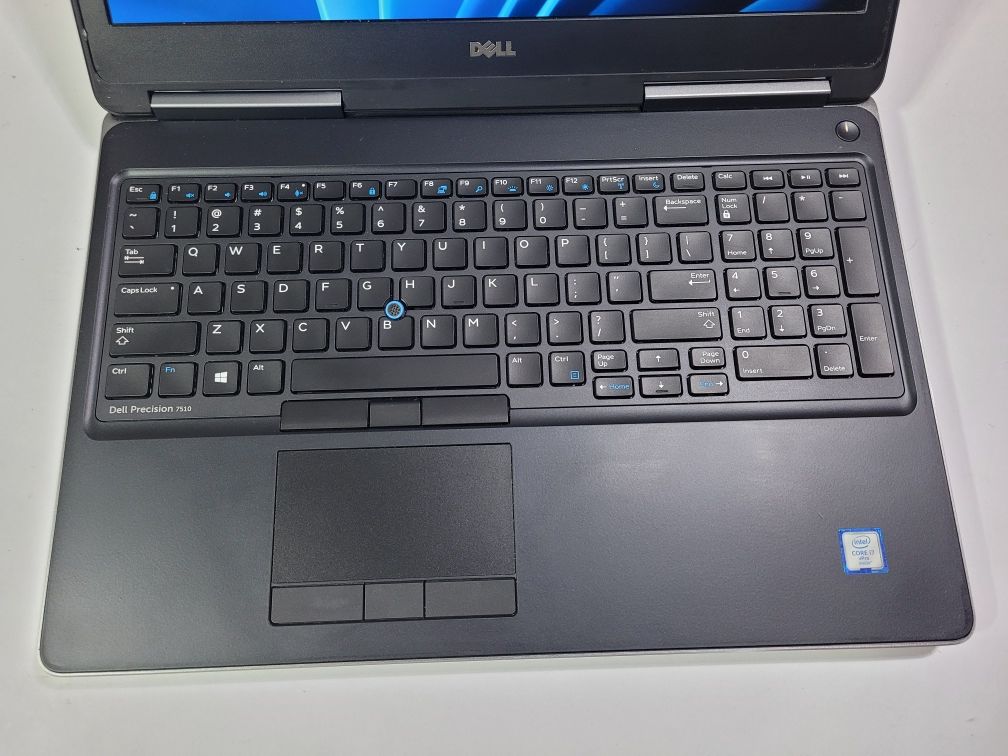 Dell Precision 7510 15,6"FHD IPS i7 6820HQ 16GB/256GBSSD/Quadro M1000M