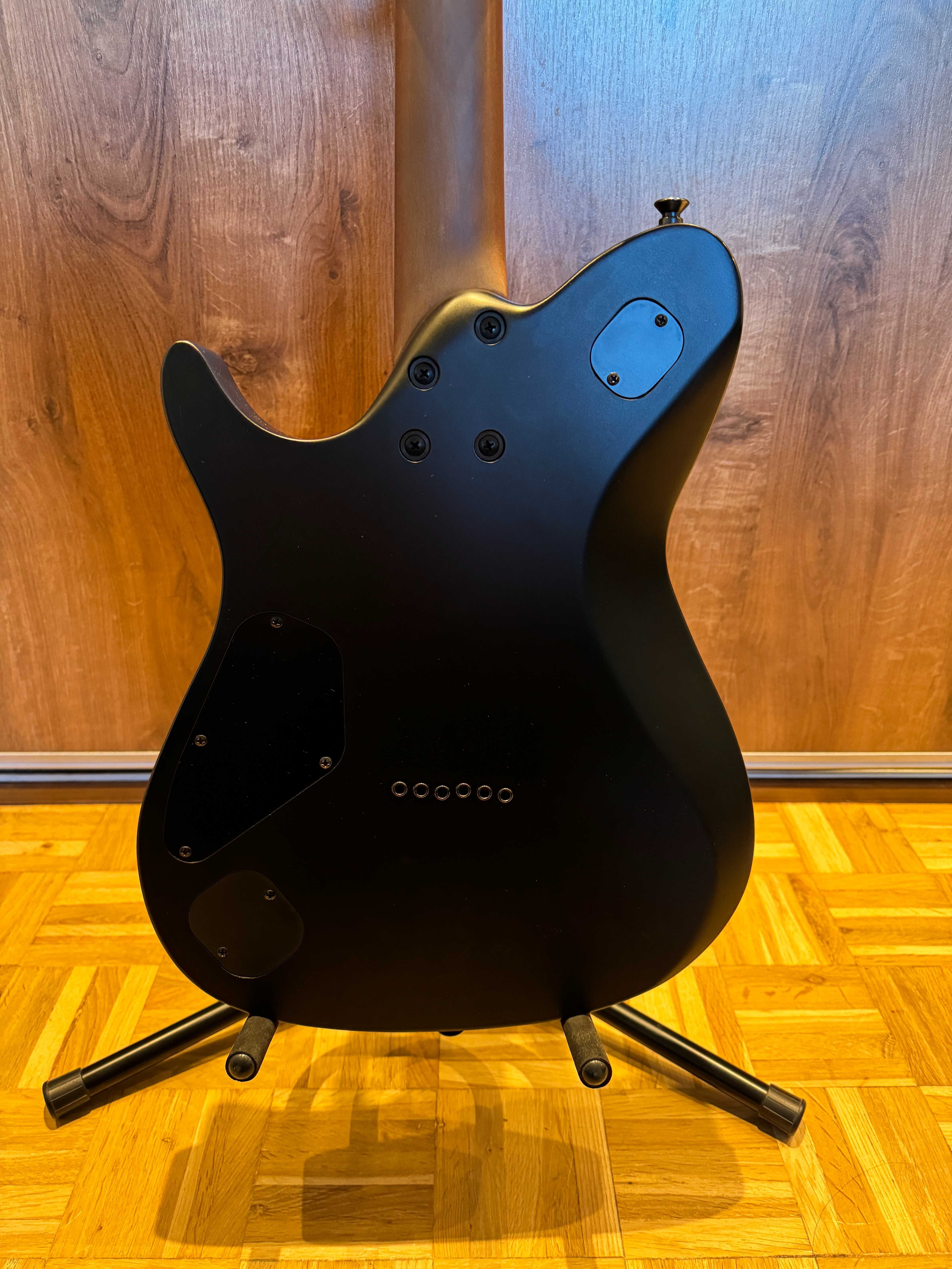 Ibanez FR800 BKF z casem, przetworniki Bare Knuckle