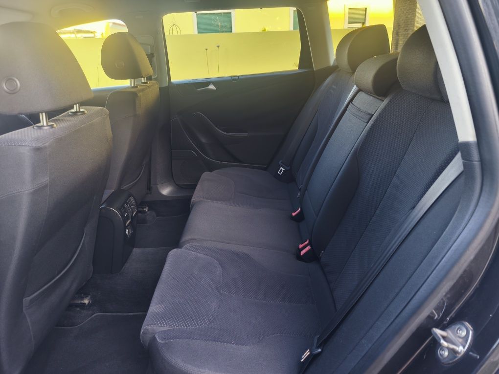 VW Passat de 2010 com (170 mil kms)