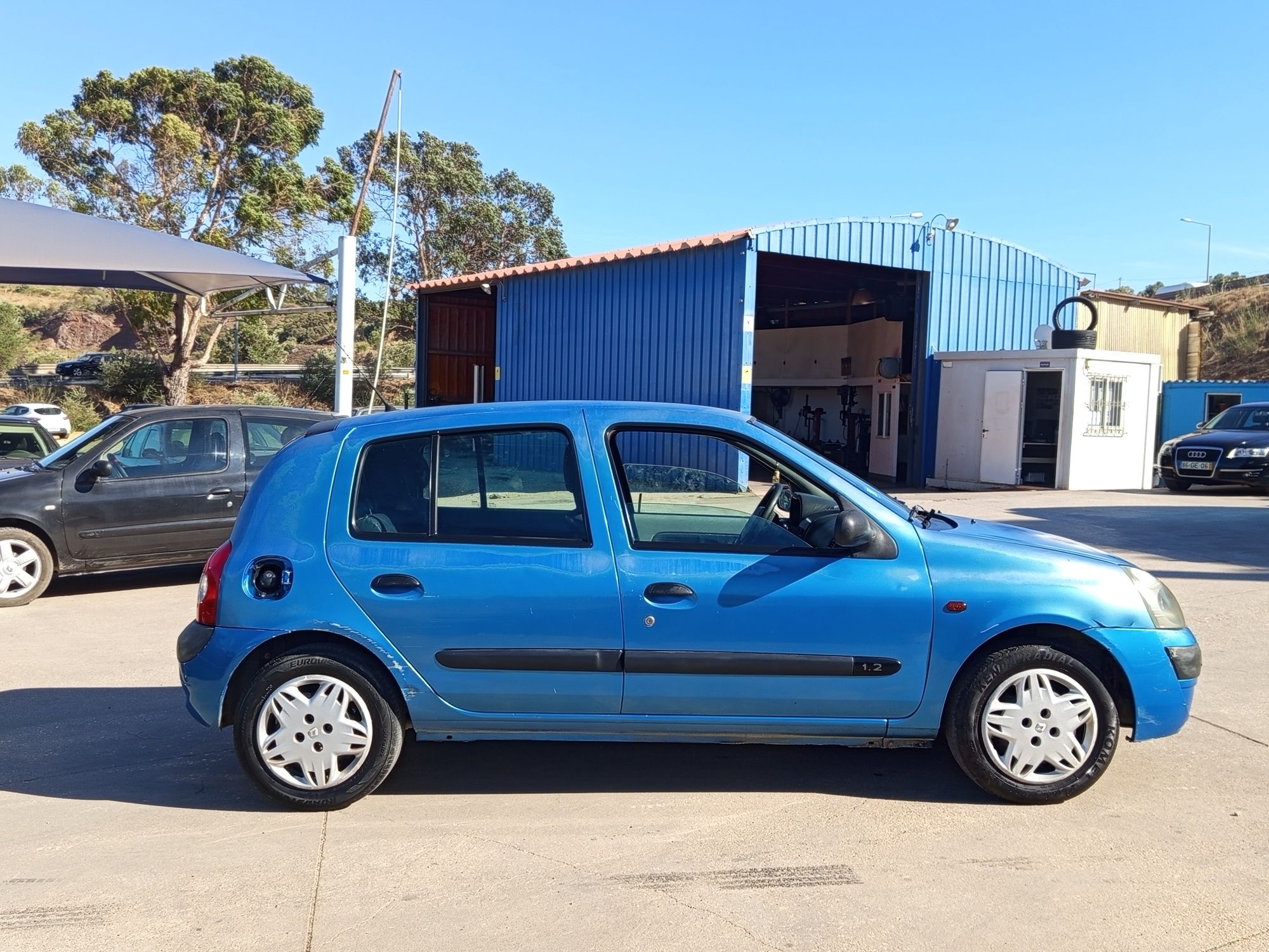 Oportunidade Renault Clio 1.2 16v gasolina em excelente estado