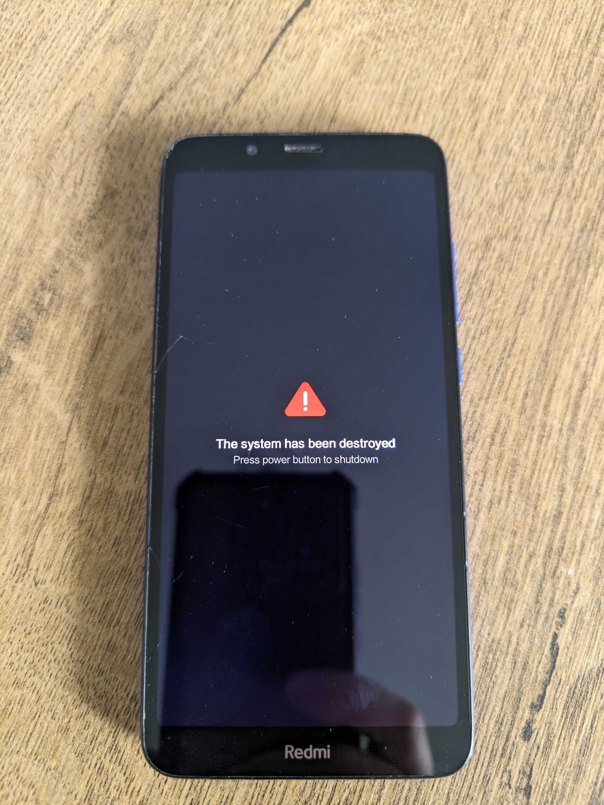 Продам телефон Xiaomi Redmi 7A 2/32