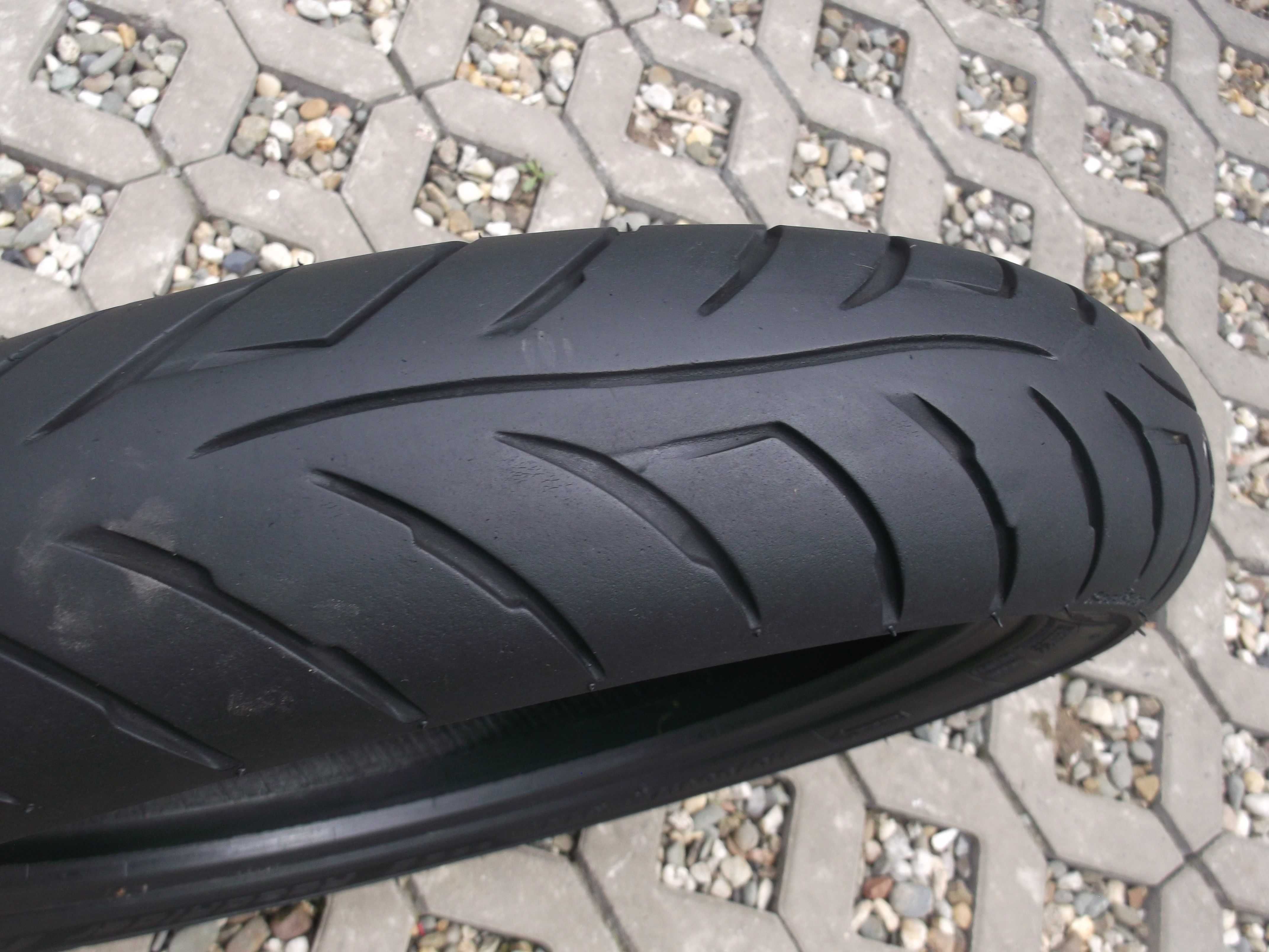 opona 110/80V17 Avon Roadrider dot4118	3,7mm r17 -17