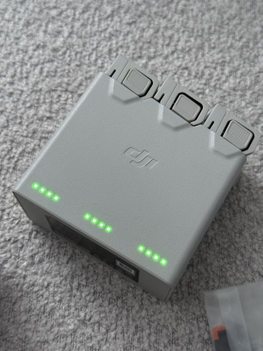 Dron DJI Mini 4 Pro Fly More Combo (RC 2)