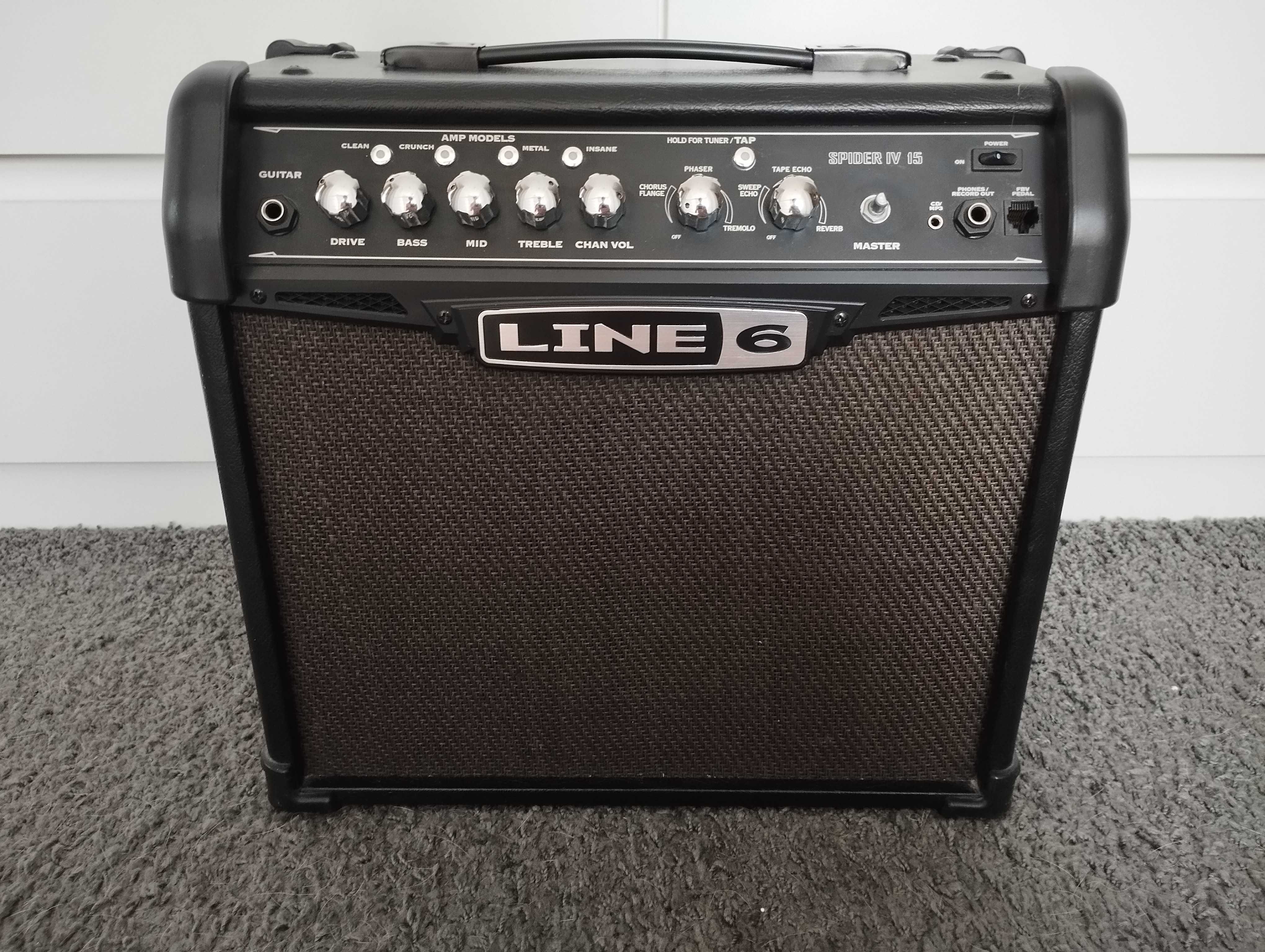 Wzmacniacz/piecyk gitarowy Line 6 SPIDER IV 15W