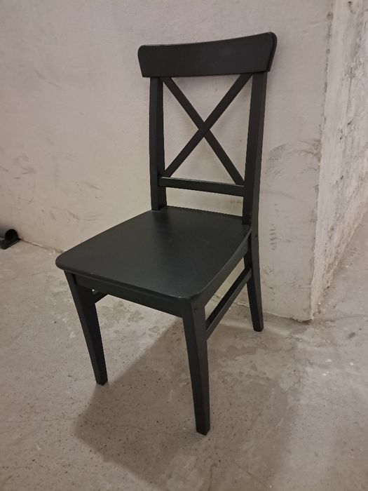 Krzesło drewniane IKEA - czarne,do kuchni,jadalni.Stan idealny.