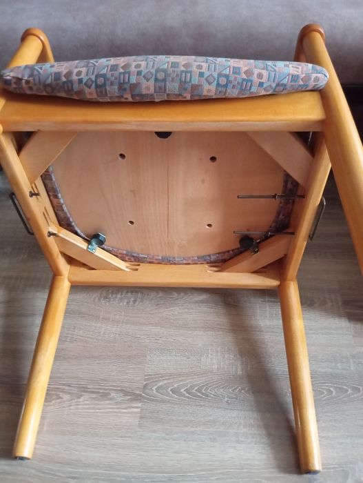 Продам стілець крісло.