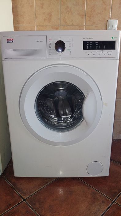 Máquina de lavar roupa New Pol [ NW8100F2] com Avaria