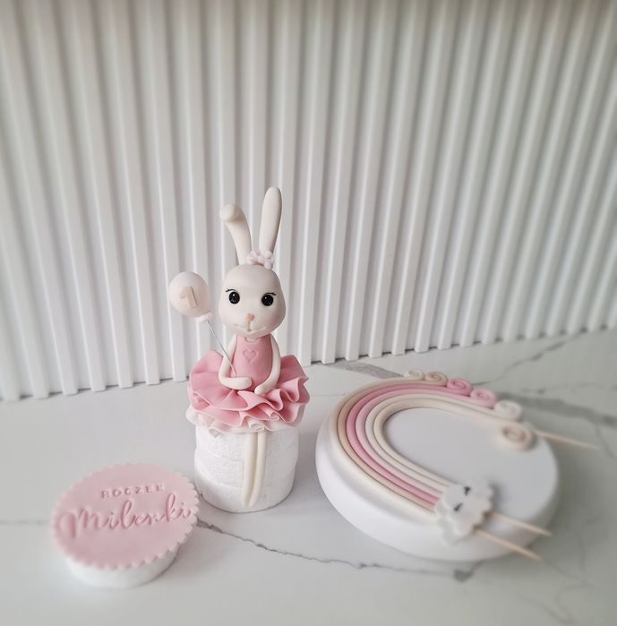 Króliczek z masy cukrowej na tort zestaw figurki 3D