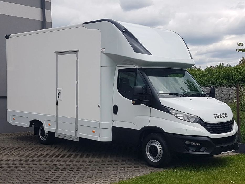 Iveco DAILY KONTENER NISKOPODŁOGOWY 4,43x2,23x2,42 SKLEP FOODTRUCK BAR KLIMA KONIOWÓZ KAMPER  Kontener Niskopodłogowy 4,43x2,23x2,42 Sklep Kamper Foodtruck Bar AC