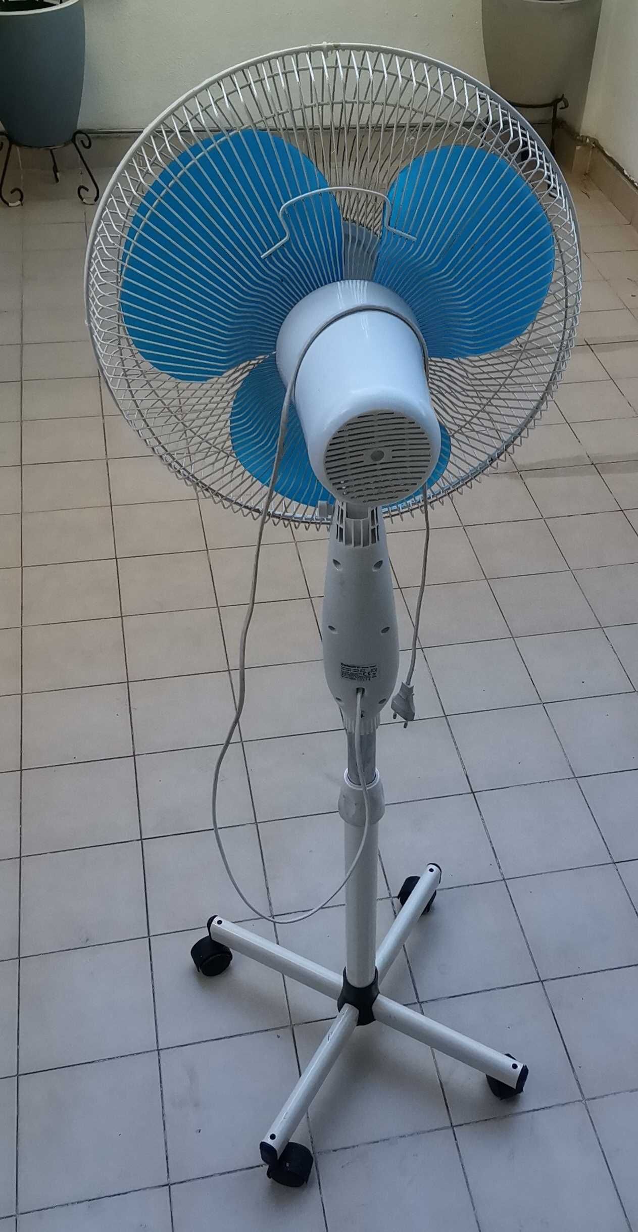 Ventoinha de pé alto
