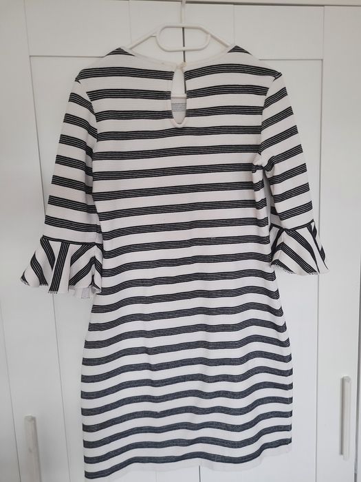 Sukienka w biało-czarne pasy rozm. L