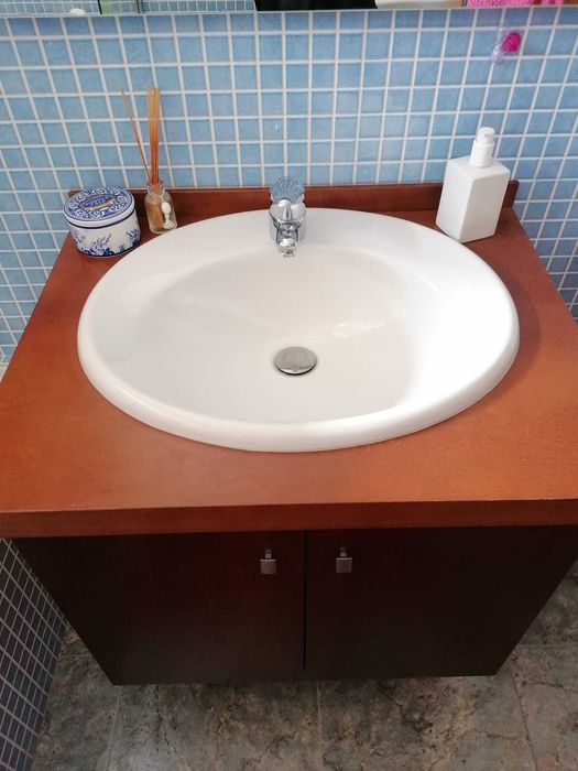 Móvel casa de banho + lavatório e torneira
