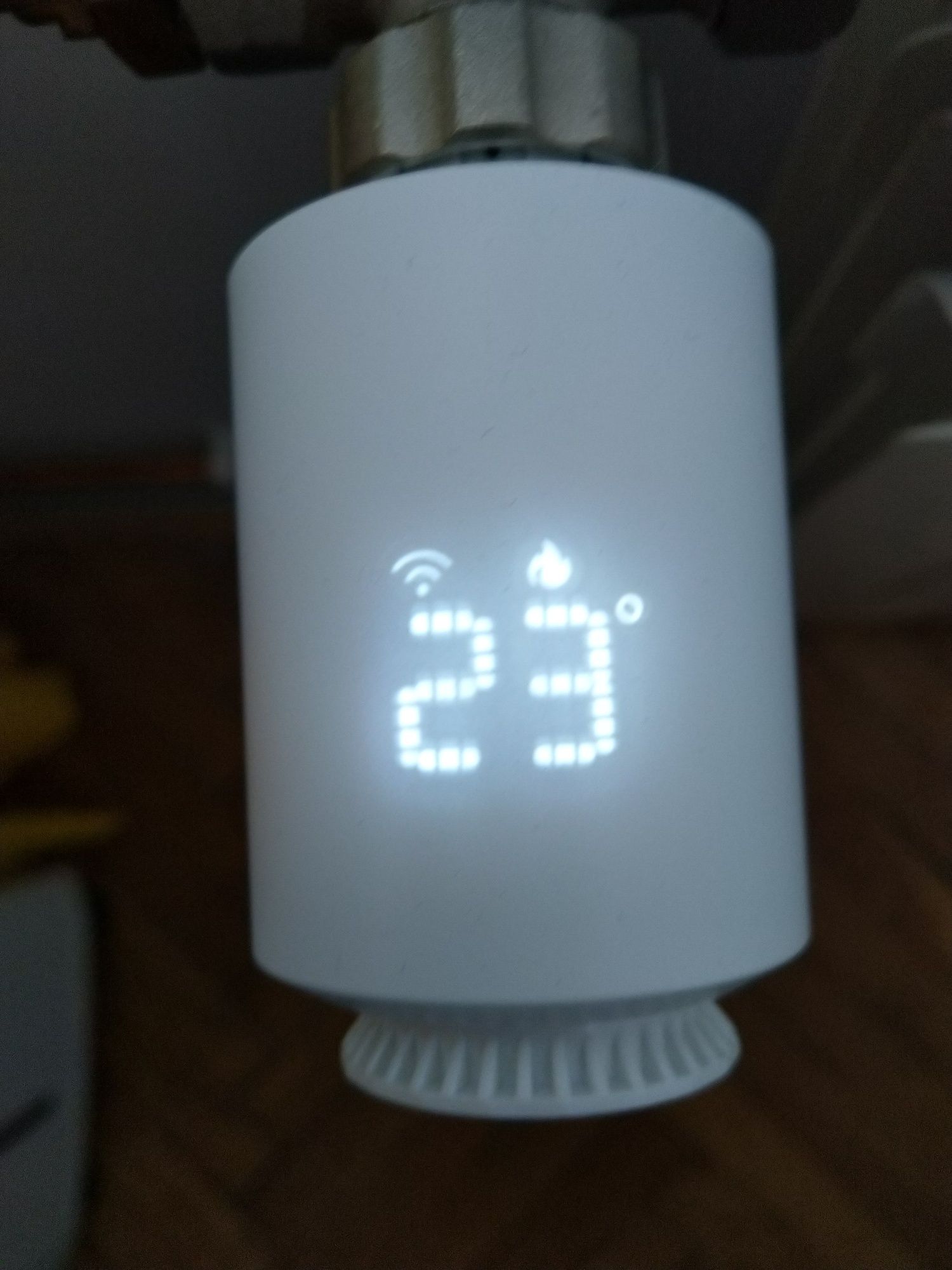 Głowica termostatyczna Tuya zigbee