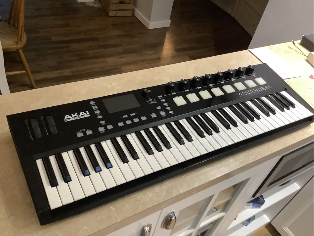 Akai Adwence 61 kontroler midi