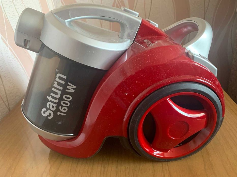 Пилесос Saturn 1600 W новый