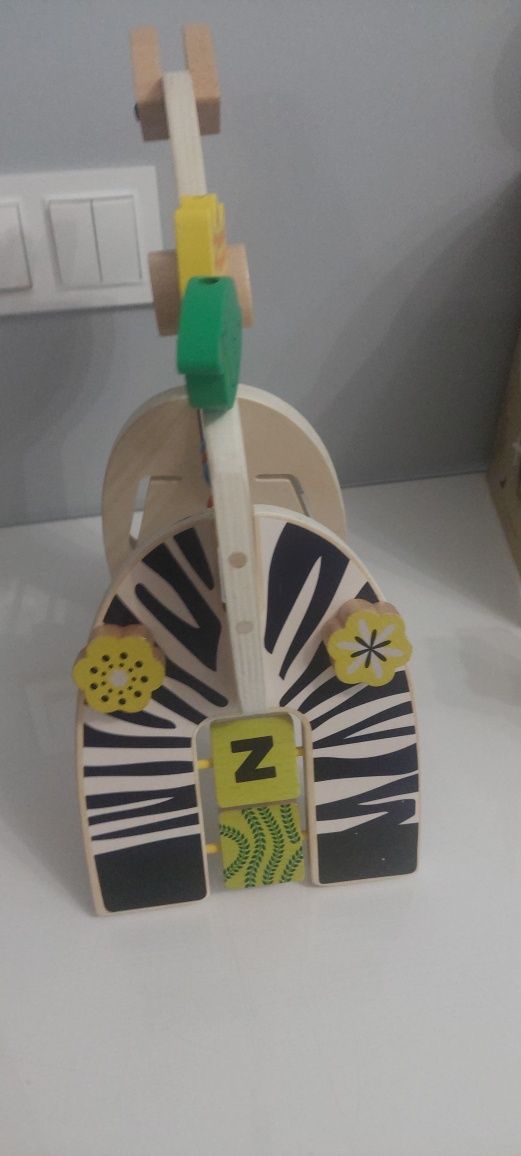 Drewniana zabawka zebra edukacyjna