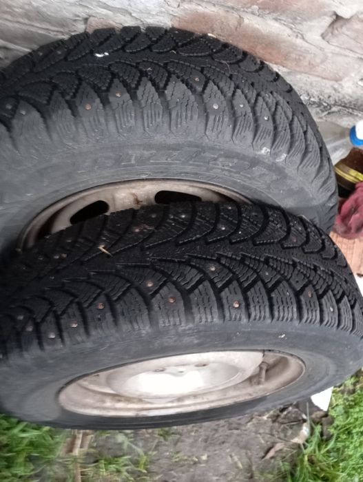 Продам резину зиму на R13