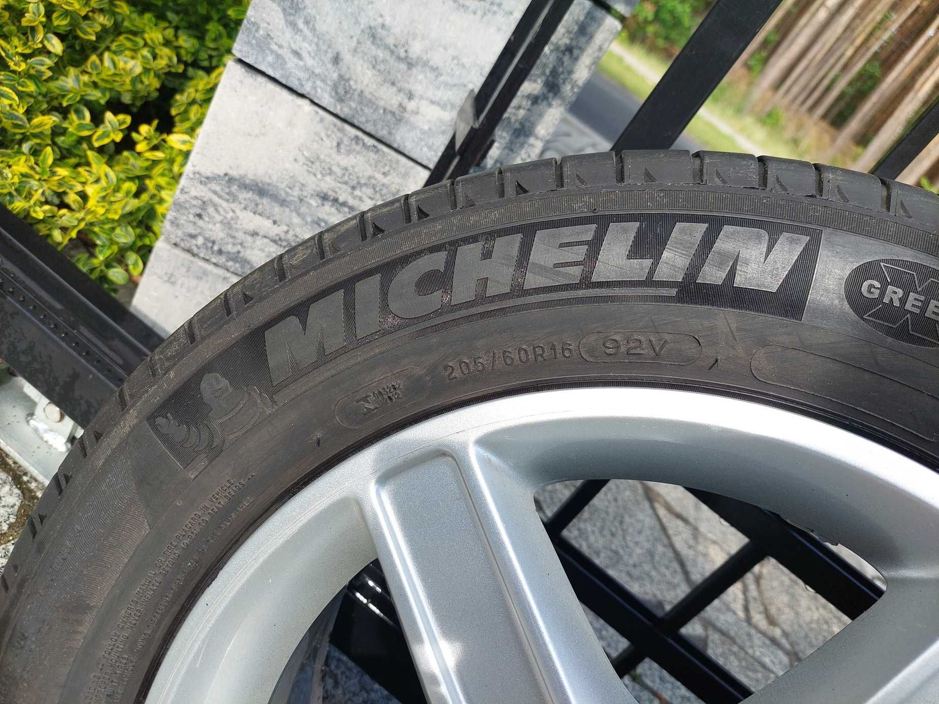 Felgi z oponami Ford 205/60/R16