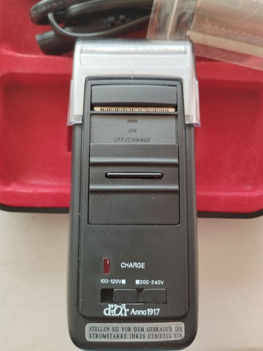 Электробритва Philips.