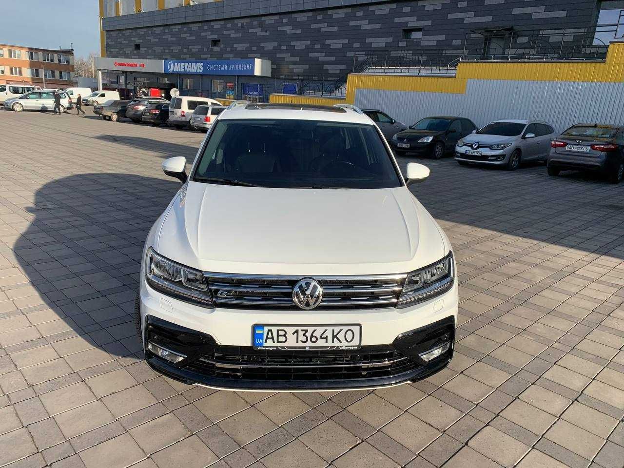 Volkswagen Tiguan 2018 Allspace 2.0 TSI (190 л.с.) 7-DSG 4x4