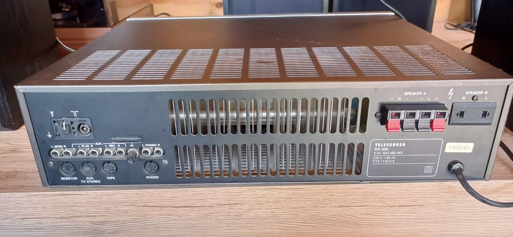 Amplituner Telefunken RR 200.