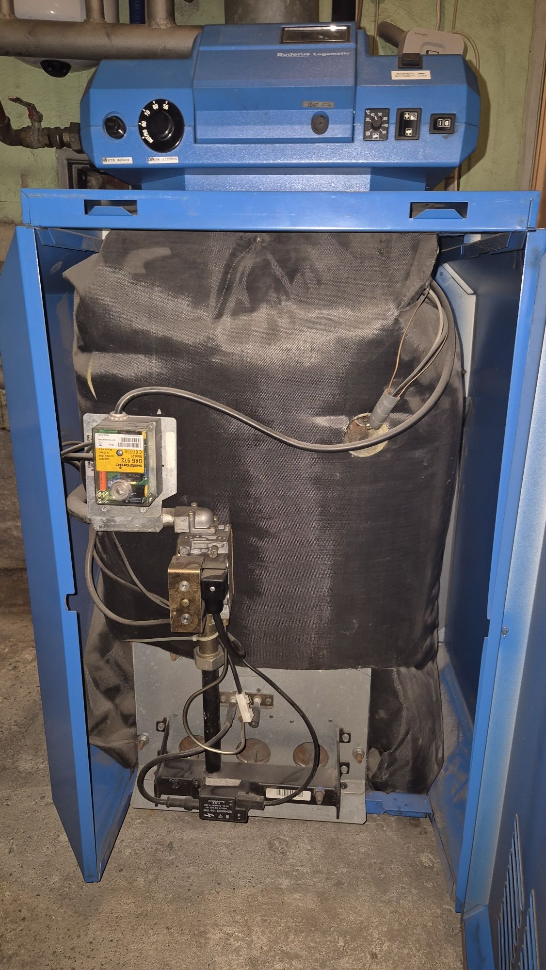Pec gazowy CO + CWU  Buderus Logano G124