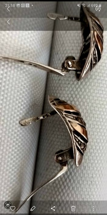 Bonitos Brincos em ouro 19 kilares para orelhas furadas em excekente