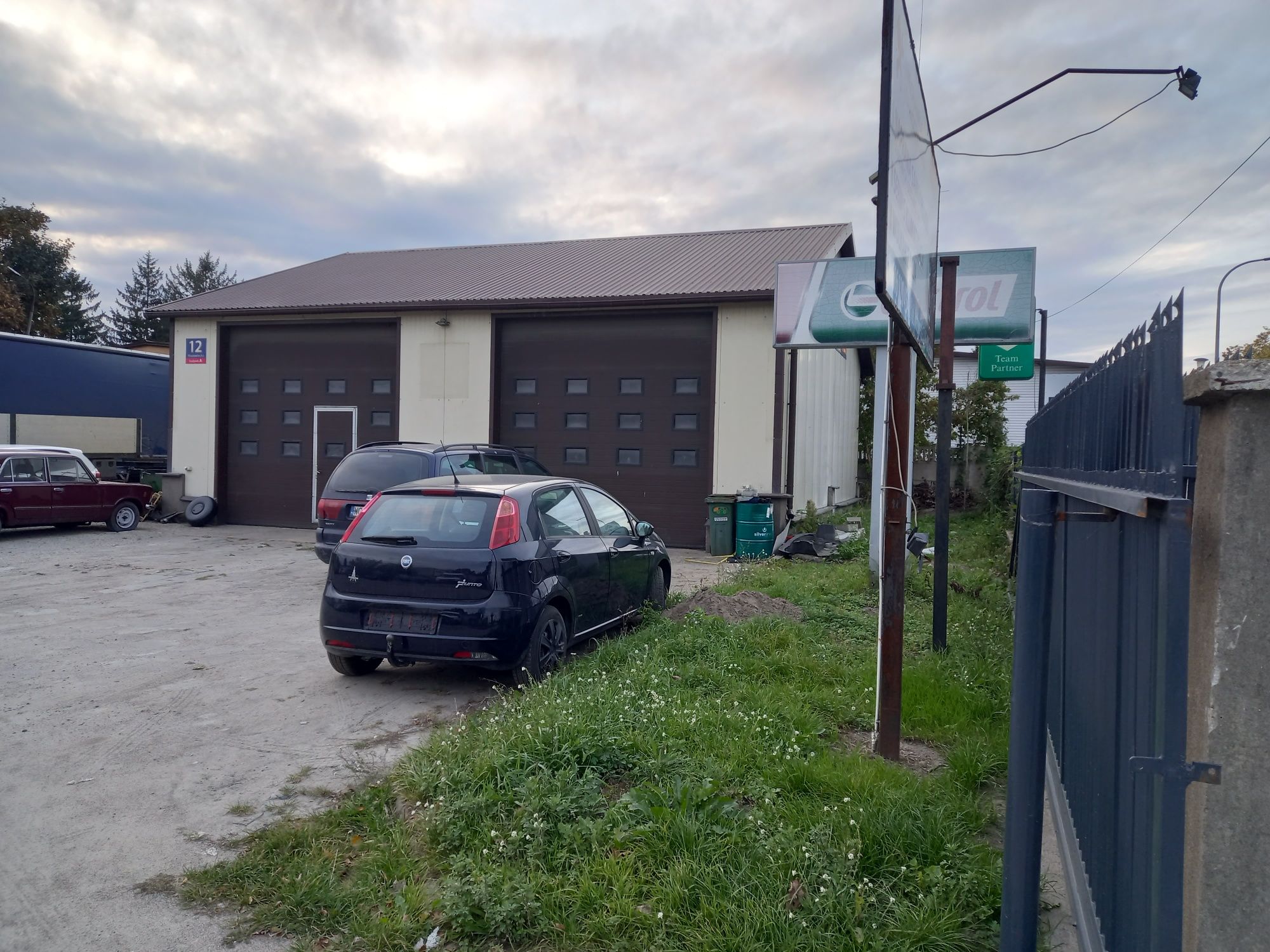 Wynajmę lokal użytkowy 140m2 ul.Mazowiecka 12