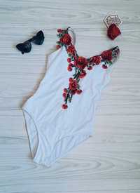Piękny orginalny strój kąpielowy push up wkładki biały róże 

Nowy bez