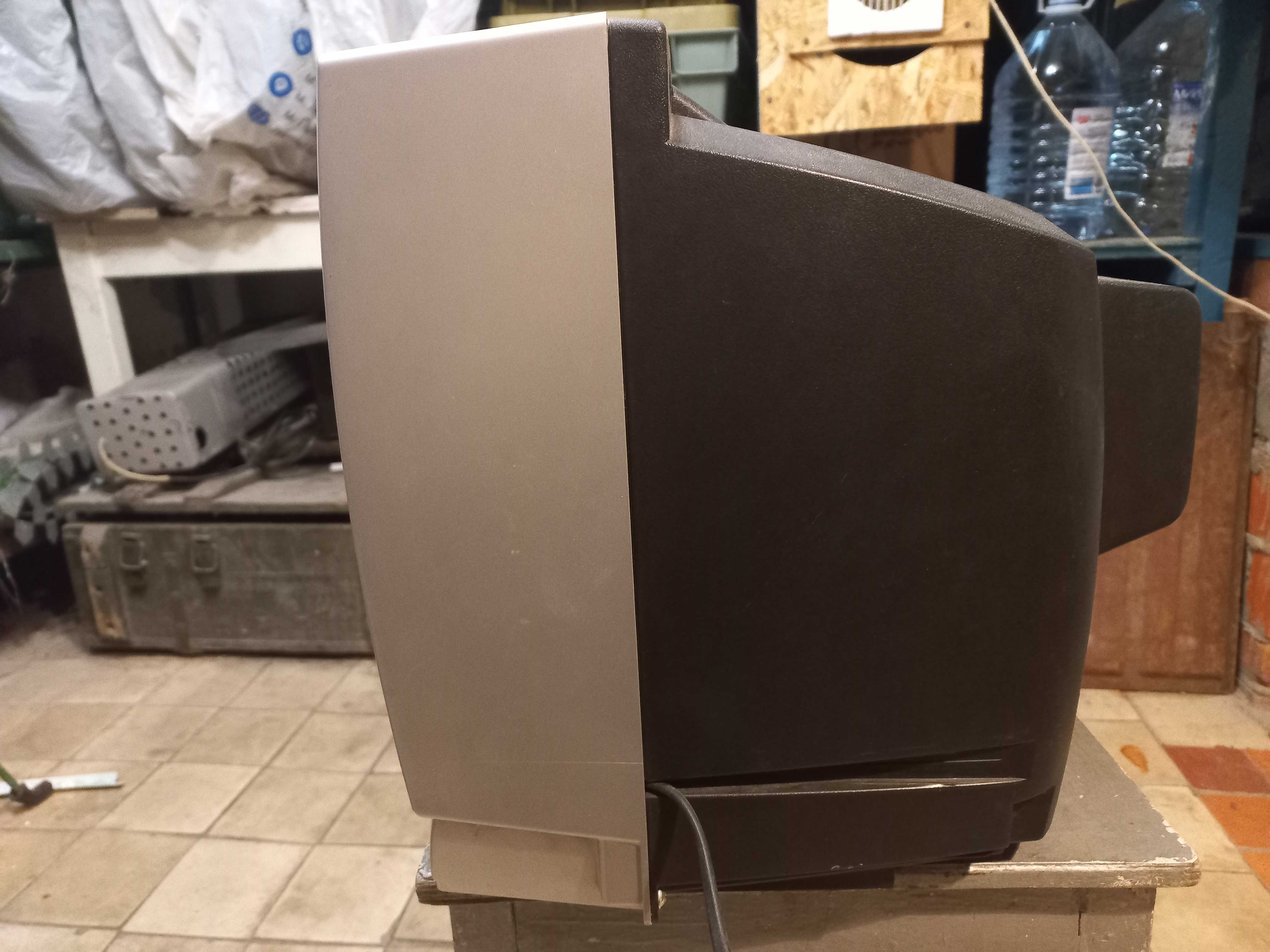Телевизор  JVC  AV-1404AE,  кронштейн под телевизор и приставку Т-2