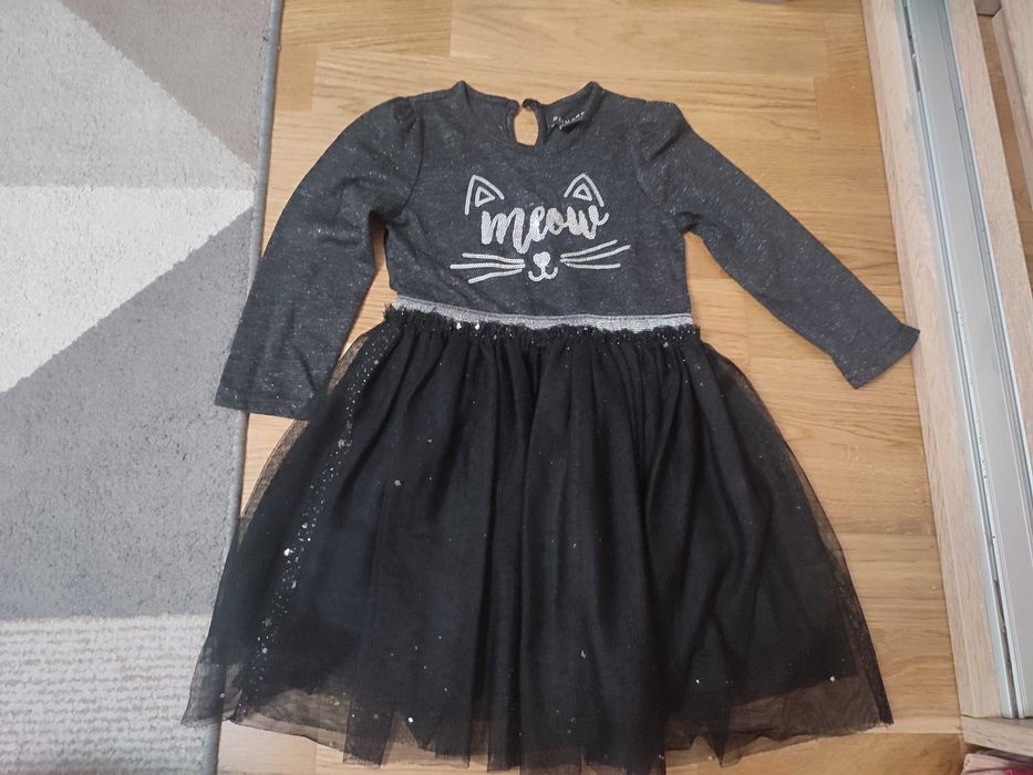 Czarna sukienka z kotkiem błyszcząca tiul 104 Primark