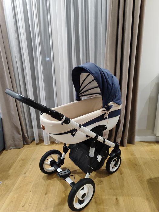 Wózek 3 w 1 -gondola, spacerówka i fotelik samochodowy