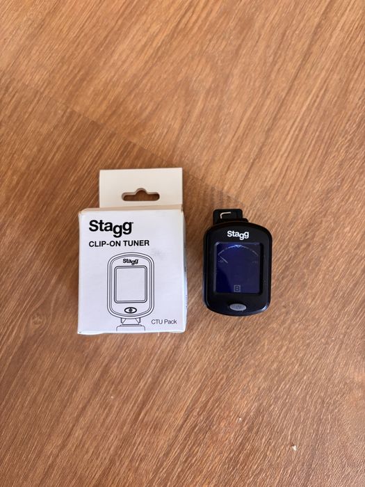 Guitarra Acústica Stagg e Tuner