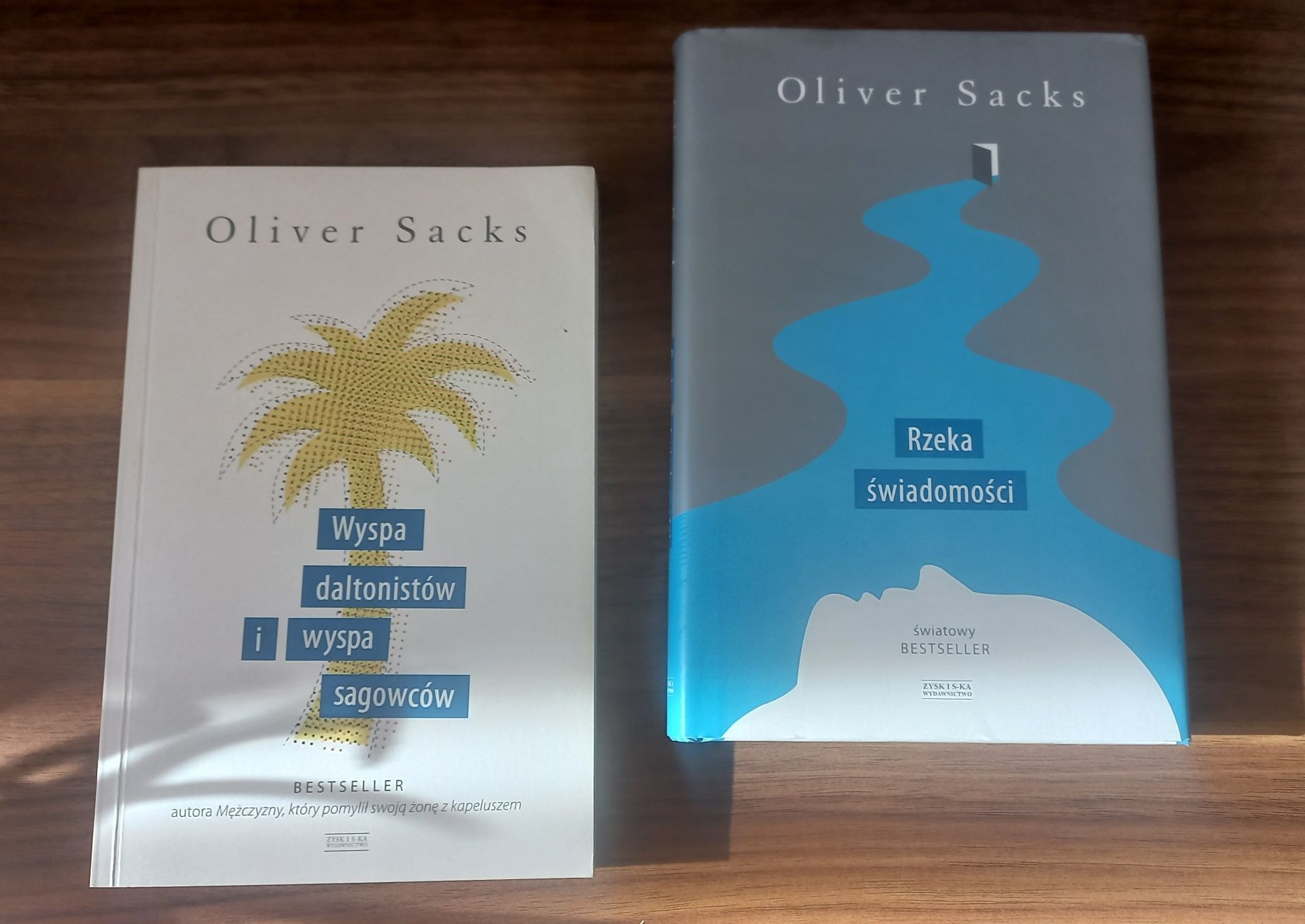 Olivier Sacks- Rzeka świadomości, Wyspa daltonistów i wyspa sagowców