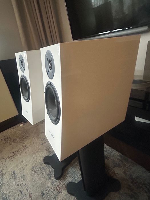 Pylon Jasper 18 + standy, gwarancja