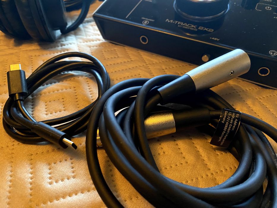 Pack M-Audio M-Track 2x2 (Interface + Micro + Fones)64563969723777124
