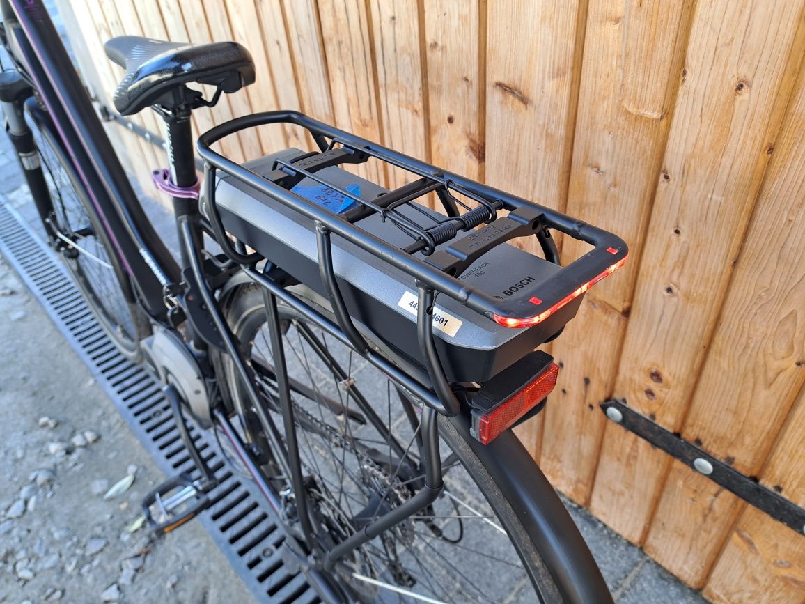 Rower Elektryczny SCOTT E-SUB Bosch Active Line trekkingowy Deore 1x9