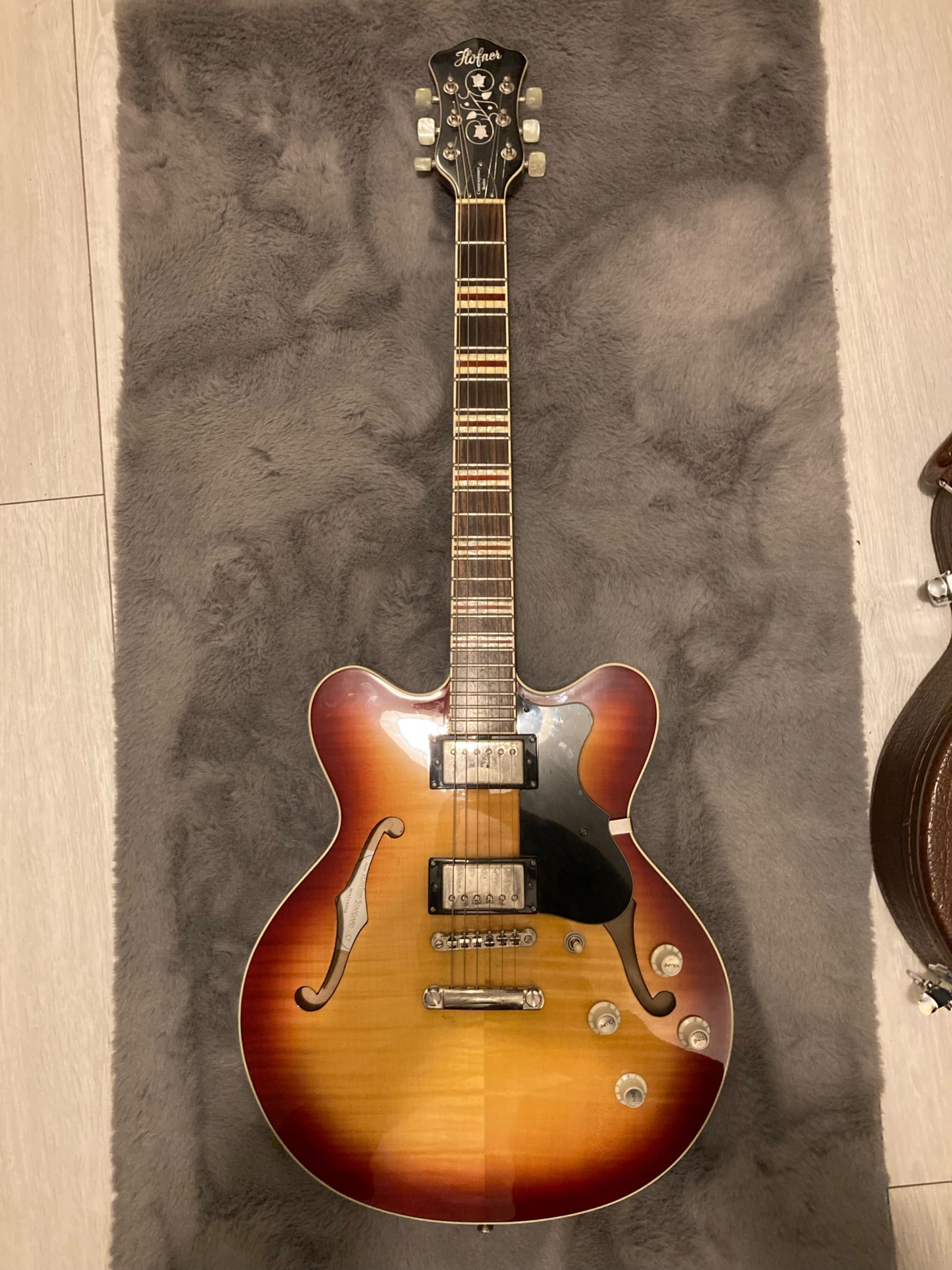 Gitara elektryczna Hofner Verythin Standard - CT