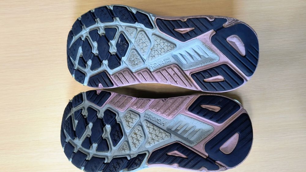 Кросівки Hoka Arahi 6 UK 7.5 EU 41 1/3